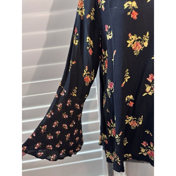 Free People Tate Tunic Bell Sleeve Black Floral Open Back Tie Neck Top Sz Small - Picture 3 of 6